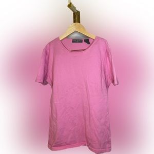 🌟 3/$10 - Woman’s Pink T-shirt Size M Mark Shale